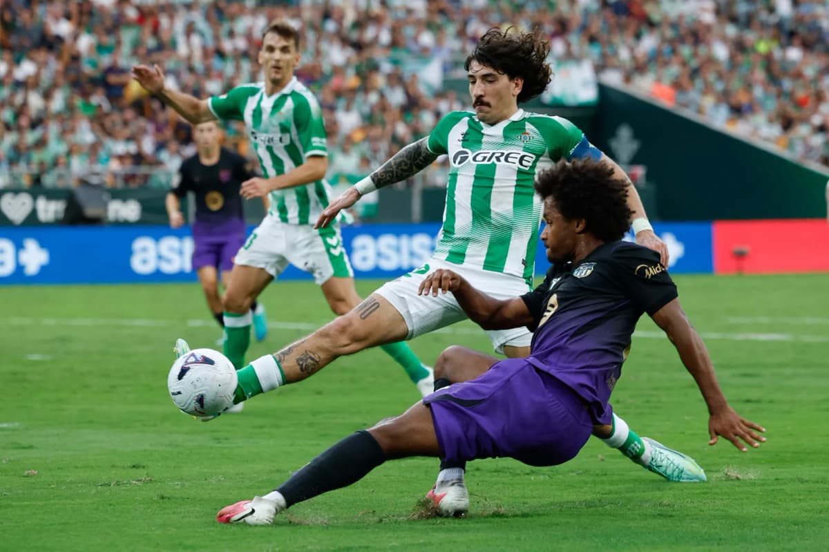 Fotografía del pasado 17 de octubre, en la que puede verse al jugador del Barcelona Jules Koundé, durante el partido de LaLiga contra el Betis.