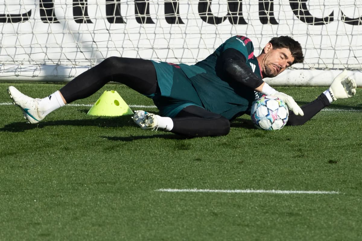 El belga Thibaut Courtois, portero del Real Madrid, durante un partido de LaLiga antes de causar baja para el clásico ante el Barcelona.