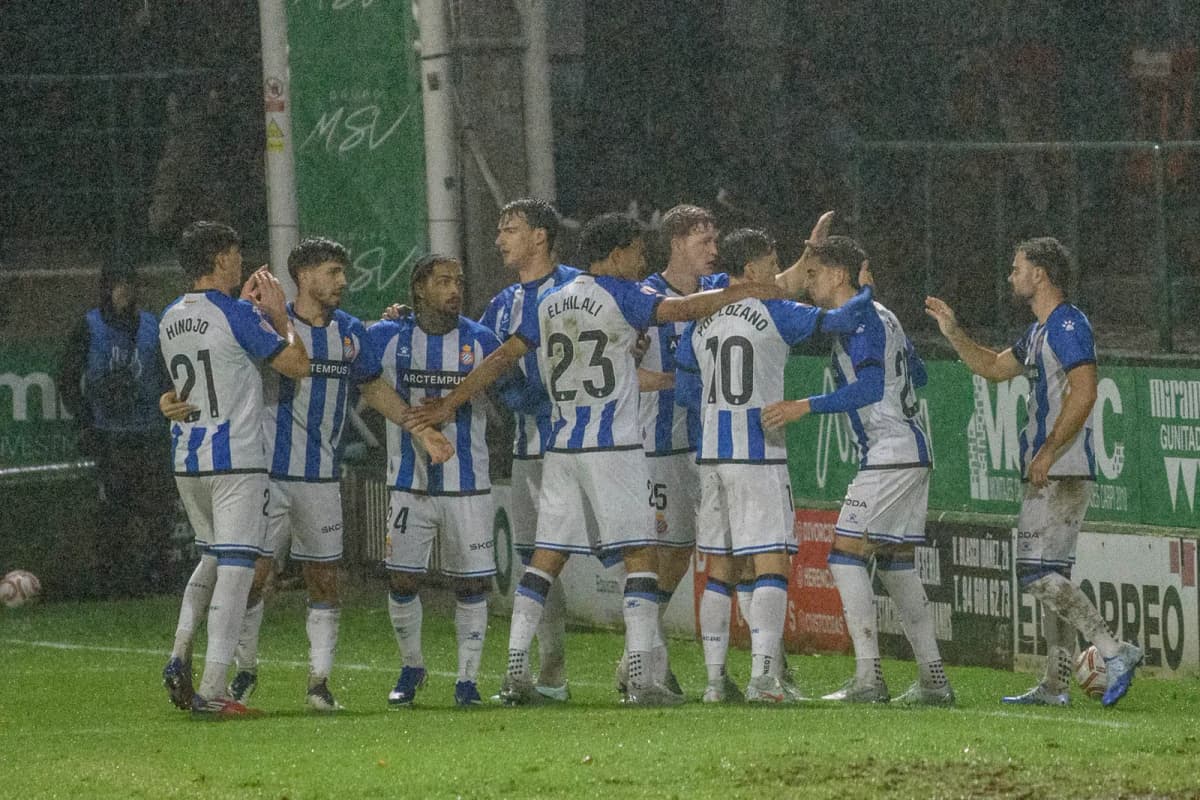 Fotografía del pasado 27 de octubre, en la que puede verse a los jugadores del Espanyol durante el partido de la primera ronda de la Copa del Rey contra el…