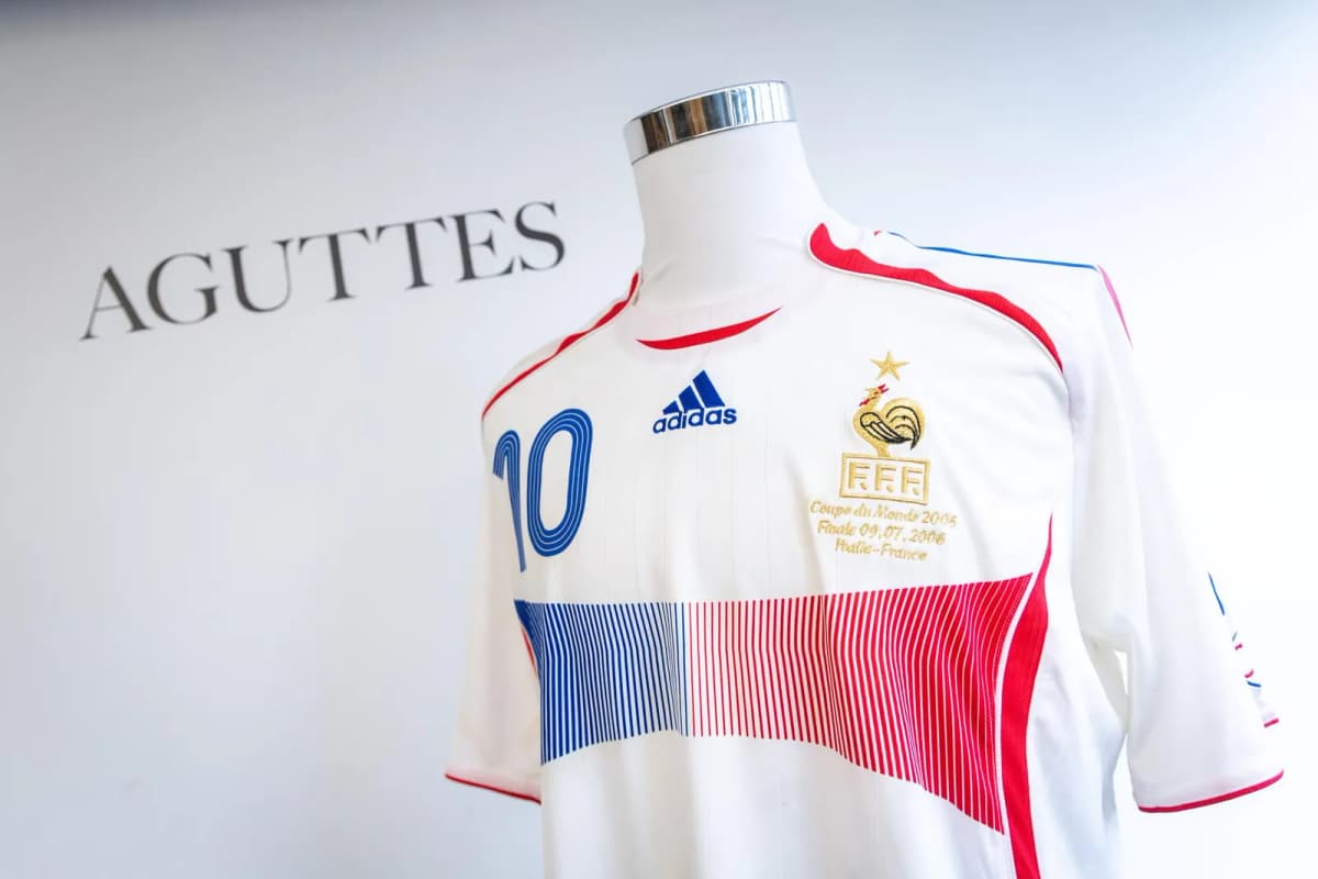 Camiseta Adidas con el número 10 preparada para el francés Zinedine Zidane en la final del Mundial de 2006 entre Francia e Italia.