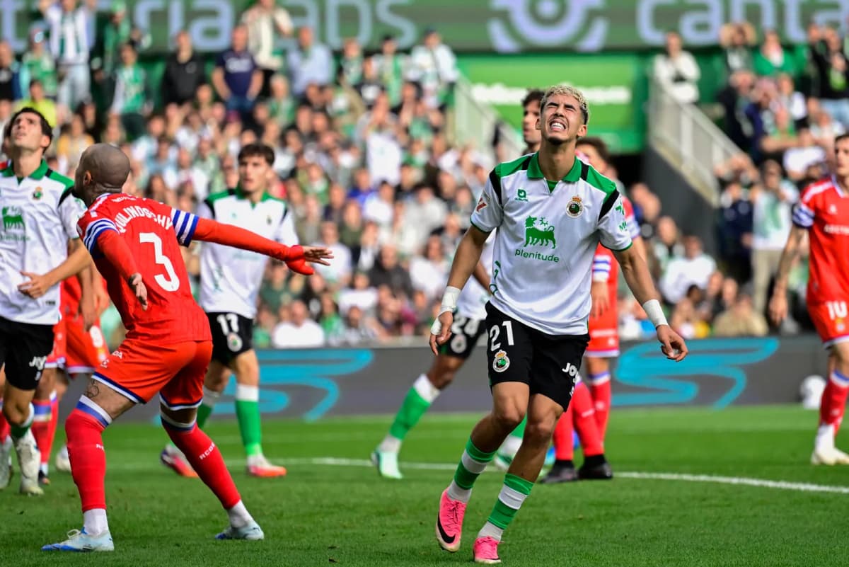 El futbolista del Racing de Santander Yassir Zabiri, durante el partido disputado el pasado 24 de octubre contra el Espanyol.