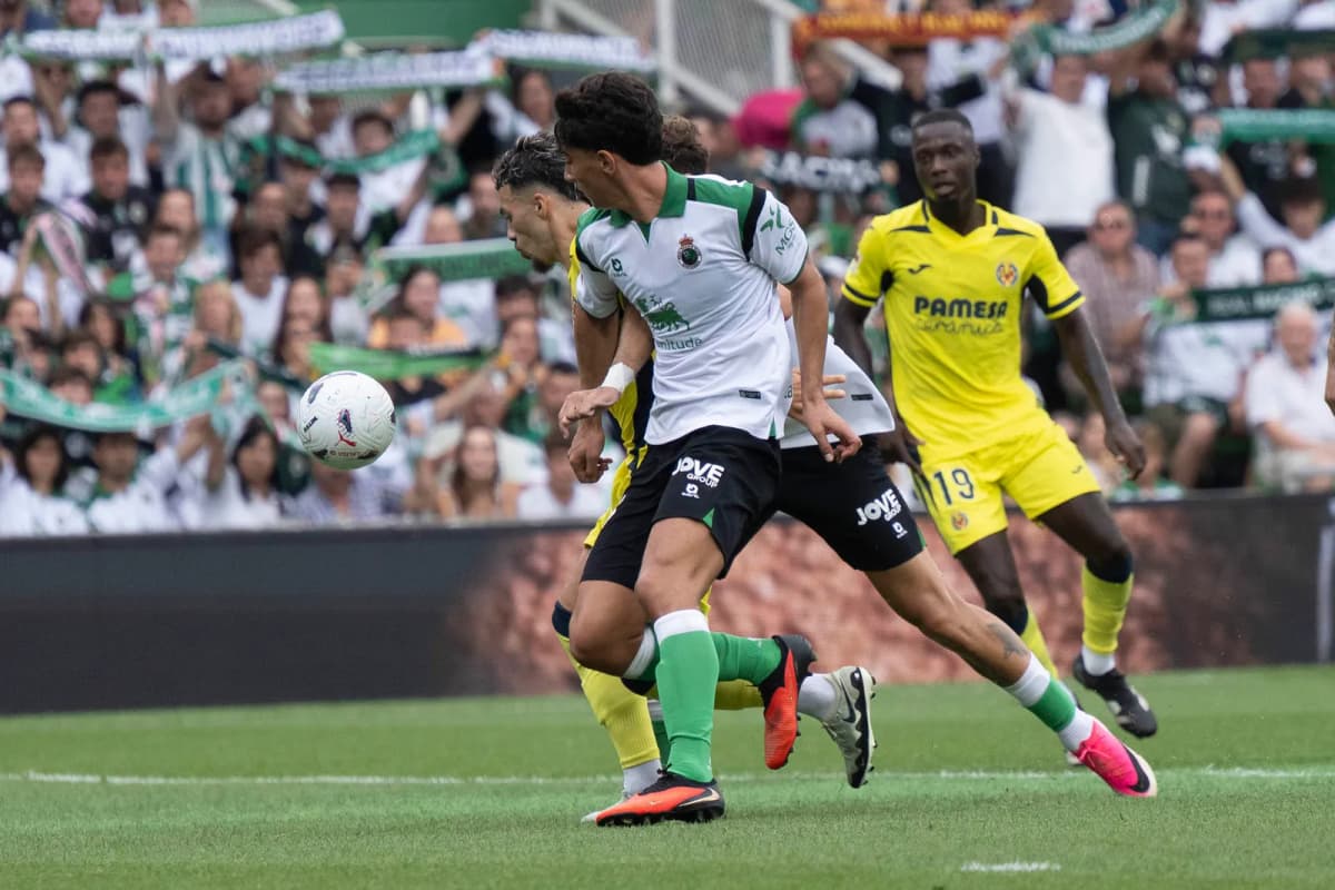 El jugador del Castilla Sergio Martínez durante el partido de la primera jornada de Liga de Primera División que disputó su anterior equipo, el Racing de…