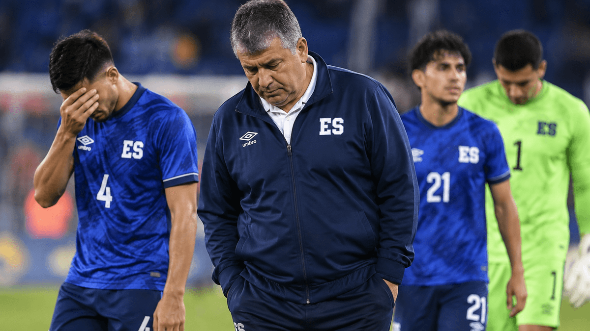 ¡DESCENSO! El colombiano Gómez queda fuera de la Liga A con El Salvador