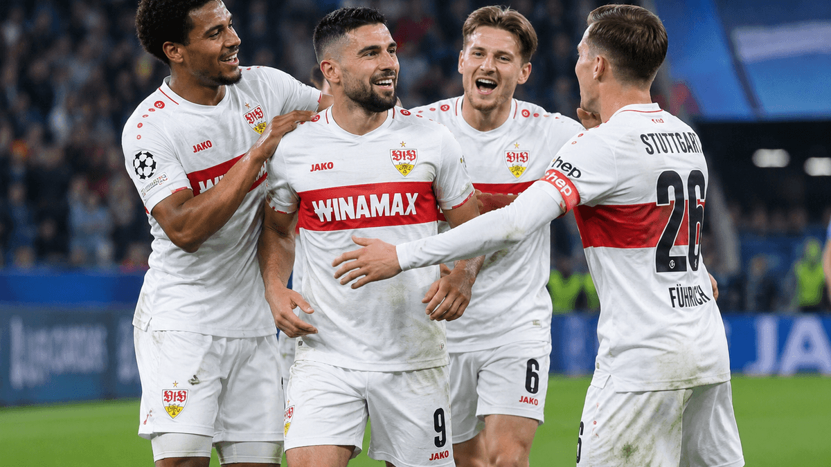 Stuttgart vence al Slovan Bratislava: jugadores del Stuttgart celebran juntos durante un partido de la Liga de Campeones.