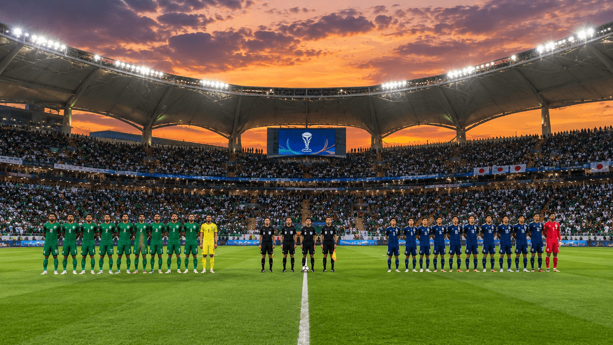 Estadio de fútbol iluminado al atardecer, con dos selecciones formadas sobre el césped antes de un partido internacional.