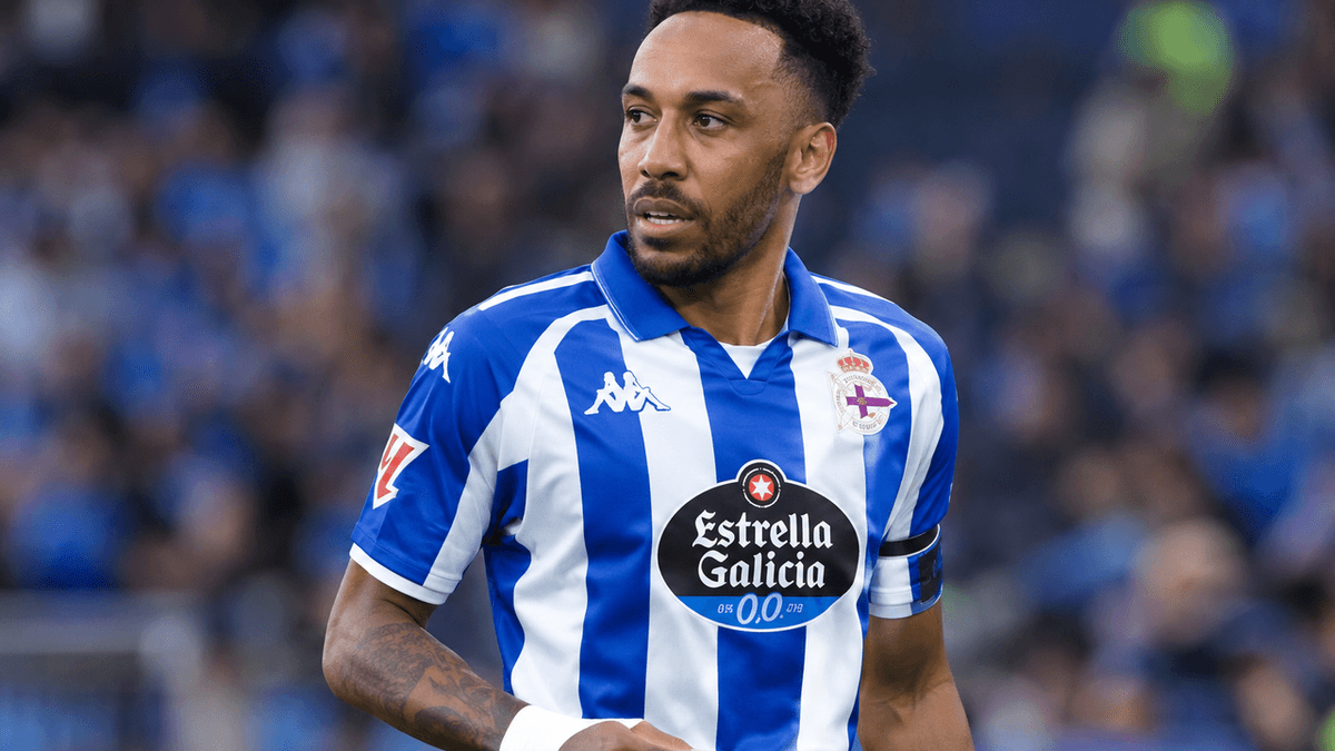 Pierre-Emerick Aubameyang, delantero gabonés del Deportivo, durante un partido de fútbol antes de su lesión de menisco.