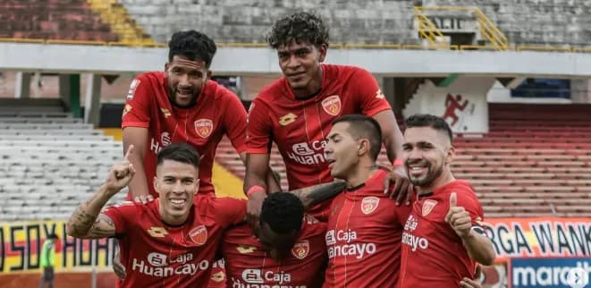 Sport Huancayo celebra su goleada ante Alianza Atlético, resultado que lo dejó como líder del Torneo Clausura peruano.