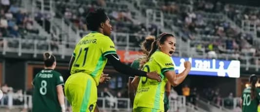 Las Washington Spirit celebran una victoria decisiva en la NWSL, mientras las Chicago Stars atraviesan una temporada complicada.