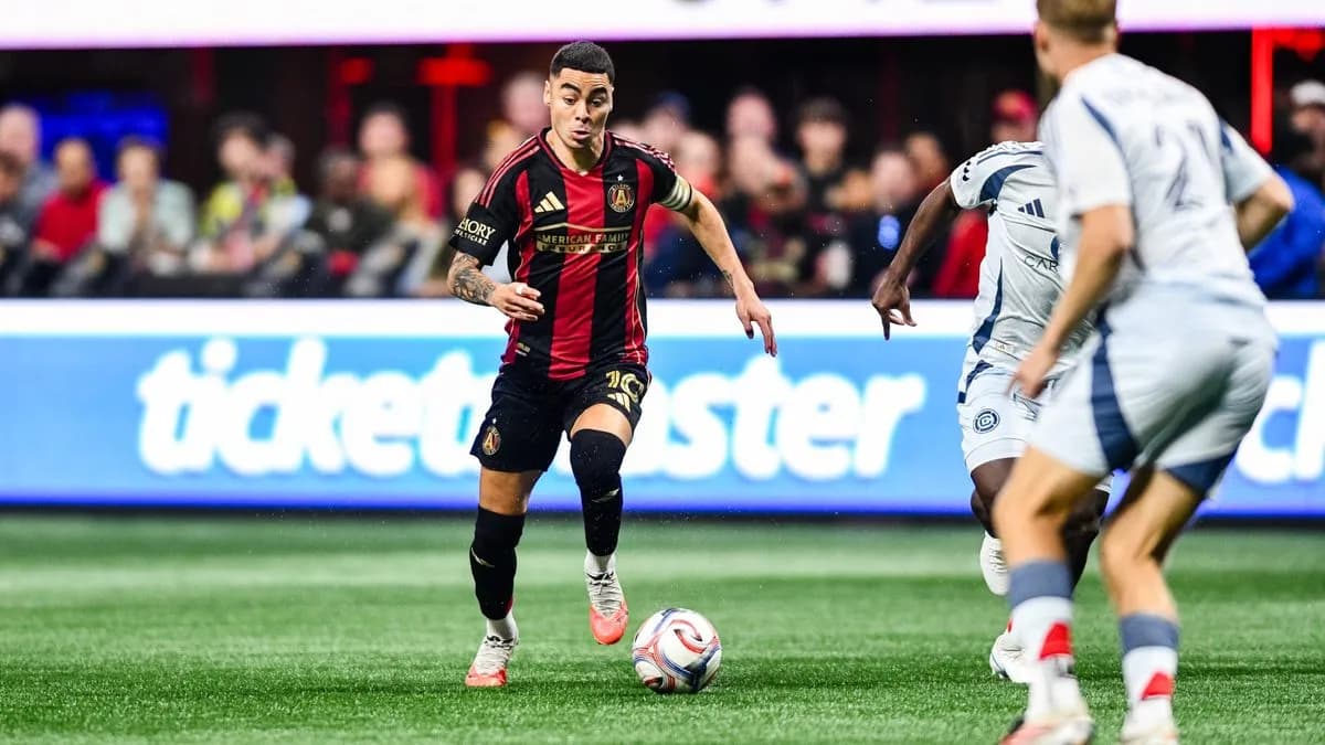 El paraguayo Miguel Almirón, protagonista ofensivo de Atlanta United frente a Chicago Fire.