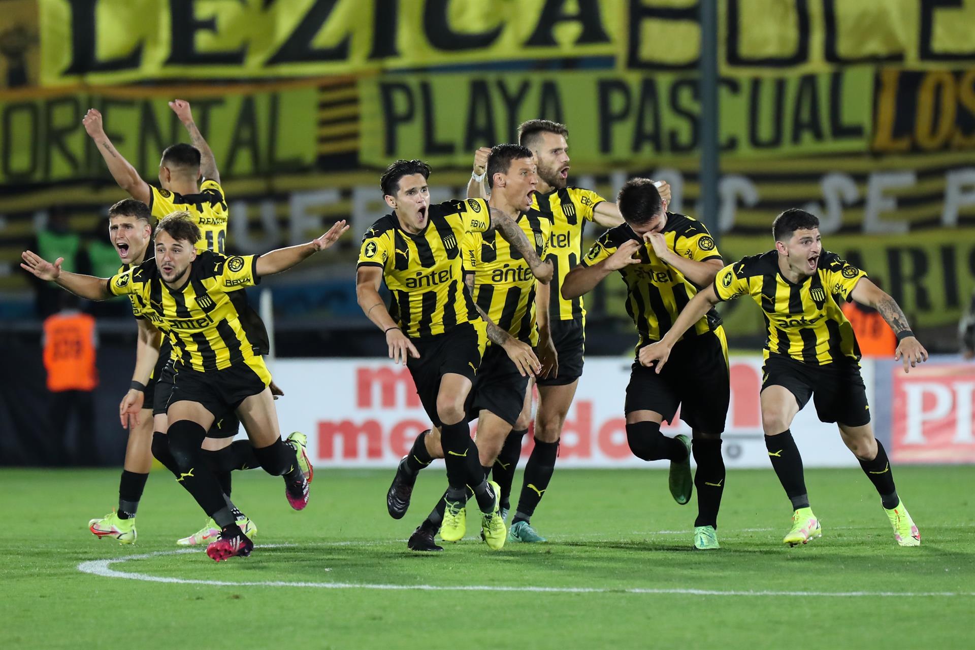 El Nacional le arrebata el Apertura al Peñarol, que empató con el Danubio