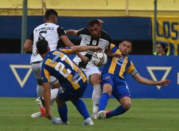 alt Luqueño jugará 2 fechas a puerta cerrada y prohíben por 5 años entrada a grupo de hinchas