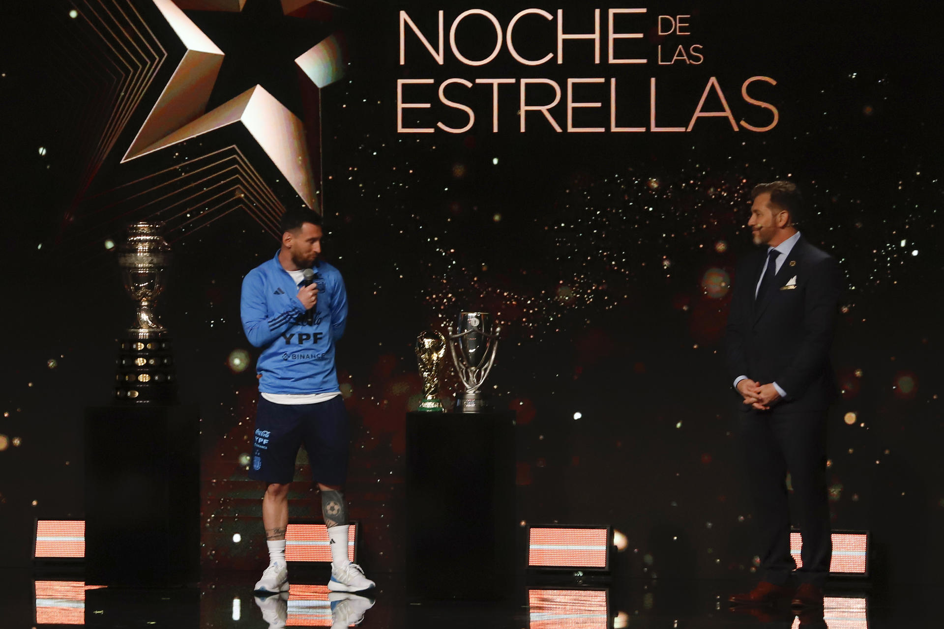 rss-efe3024dd181192abc68c338656eb34346667416d4fw La selección de Argentina recibe en la Conmebol homenaje por título mundial