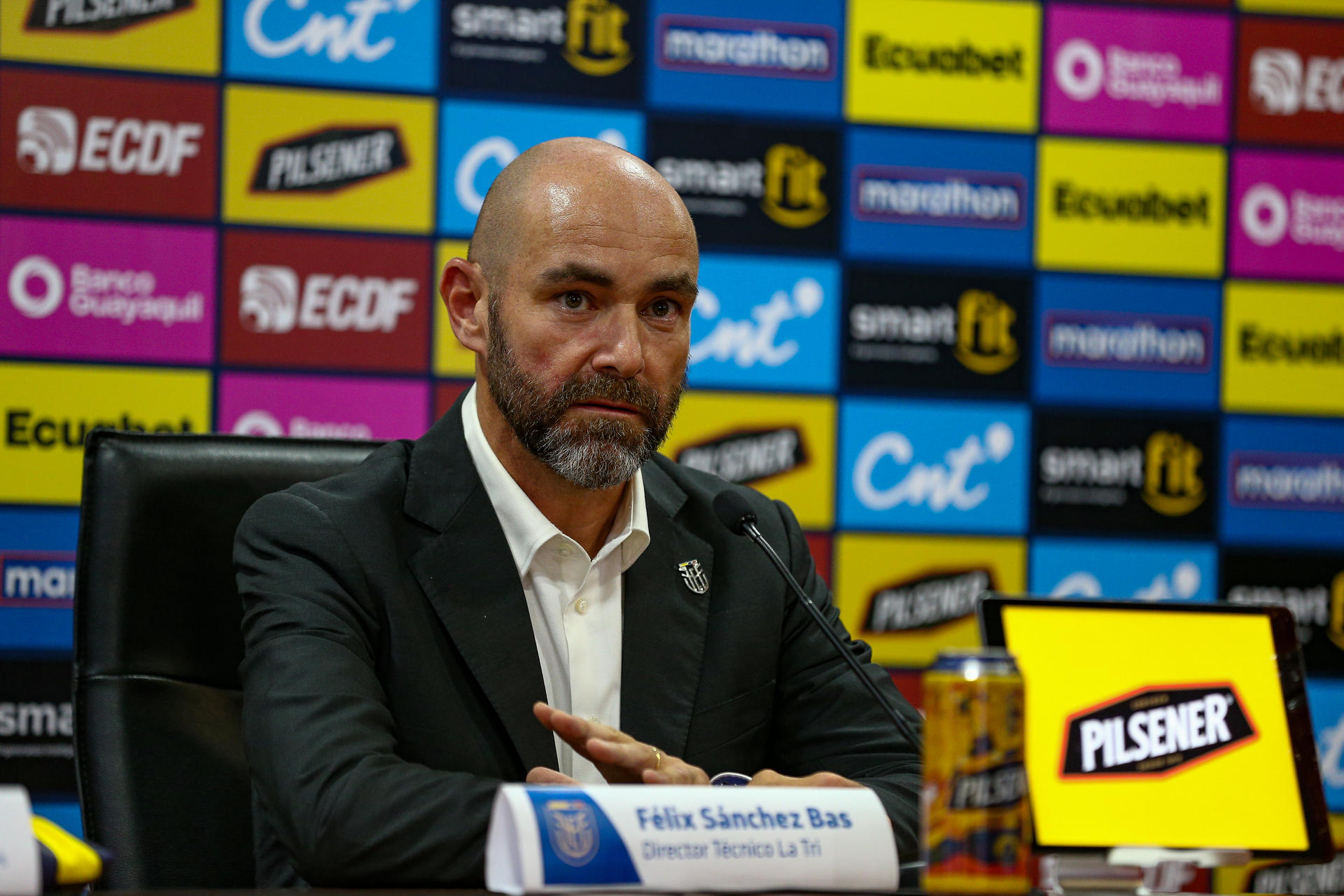 Fotografía de archivo, tomada el pasado 13 de marzo, en la que se registró al nuevo seleccionador del equipo nacional masculino de fútbol del Ecuador, el español Félix Sánchez Bas, durante su presentación en el cargo, en Quito (Ecuador). EFE/José Jácome