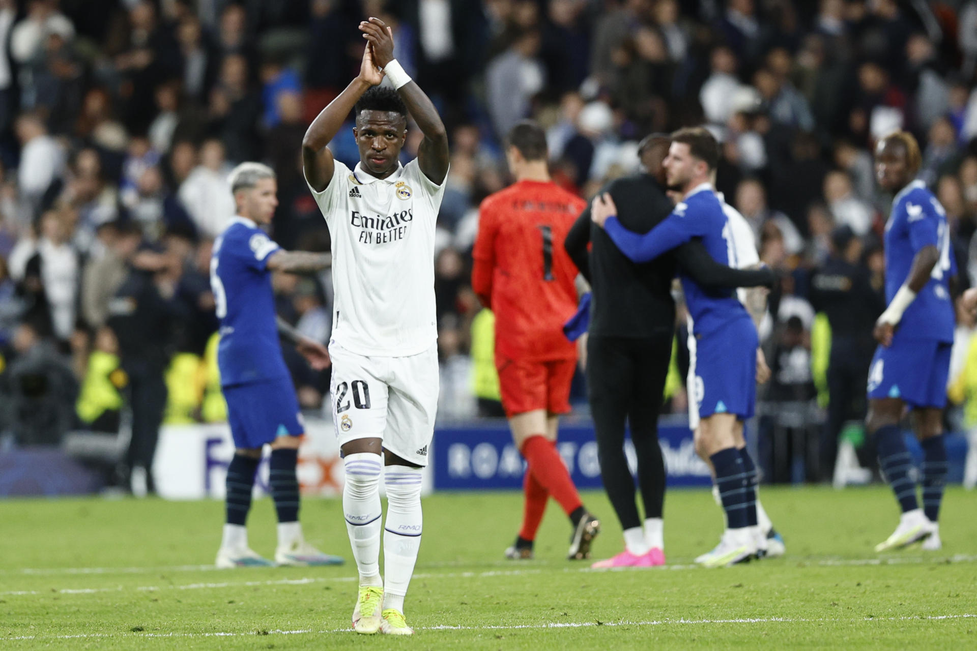 El delantero brasileño del Real Madrid Vinícius Júnior durante el partido de ida de cuartos de final de Liga de Campeones que Real Madrid y Chelsea FC en el estadio Santiago Bernabéu. EFE/ Rodrigo Jimenez