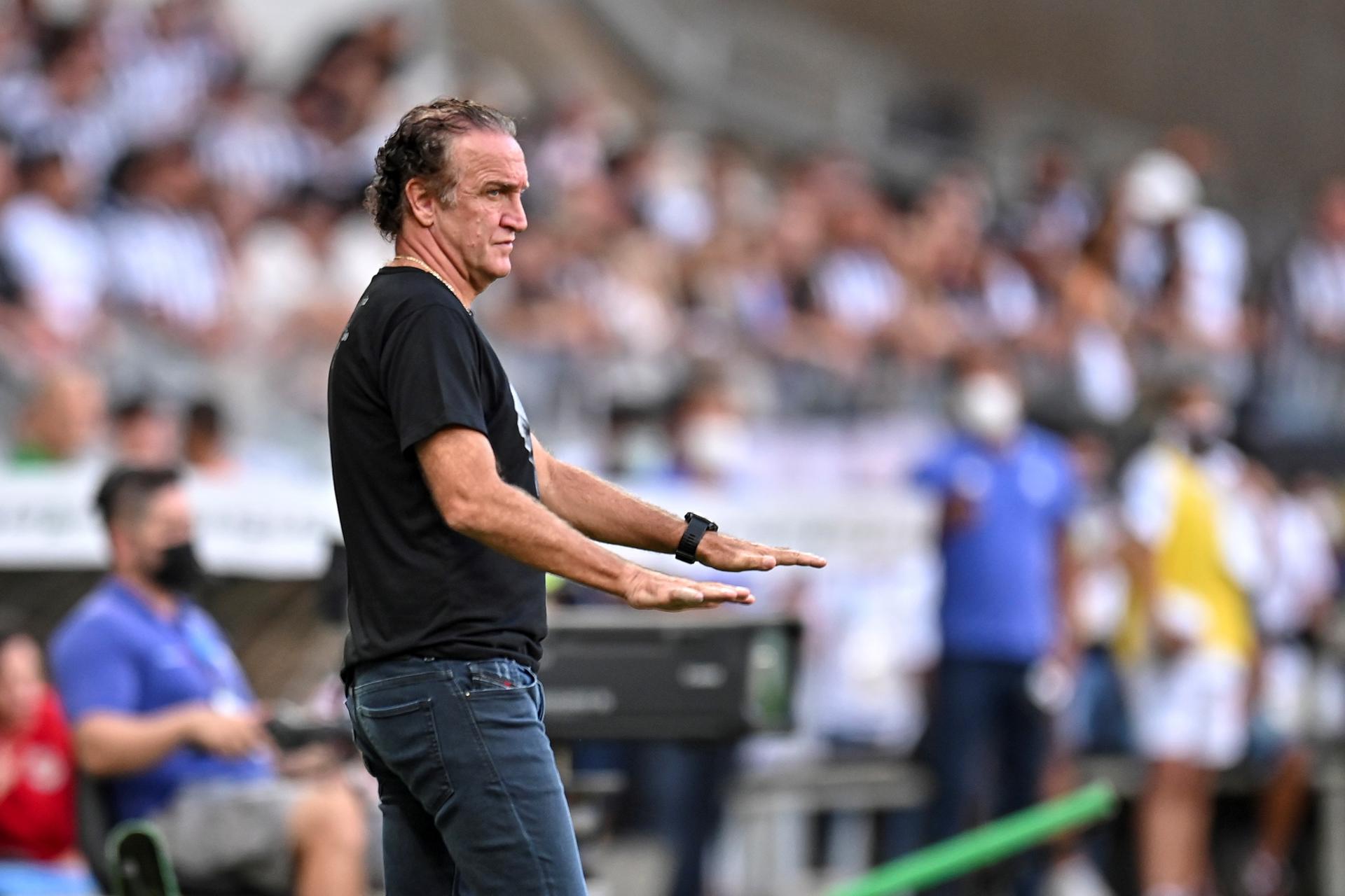 Fotografía de archivo en la que se registró al entrenador brasileño de fútbol Alexi Stival 'Cuca', nuevo director técnico del club paulista Corinthians. EFE/Yuri Edmundo