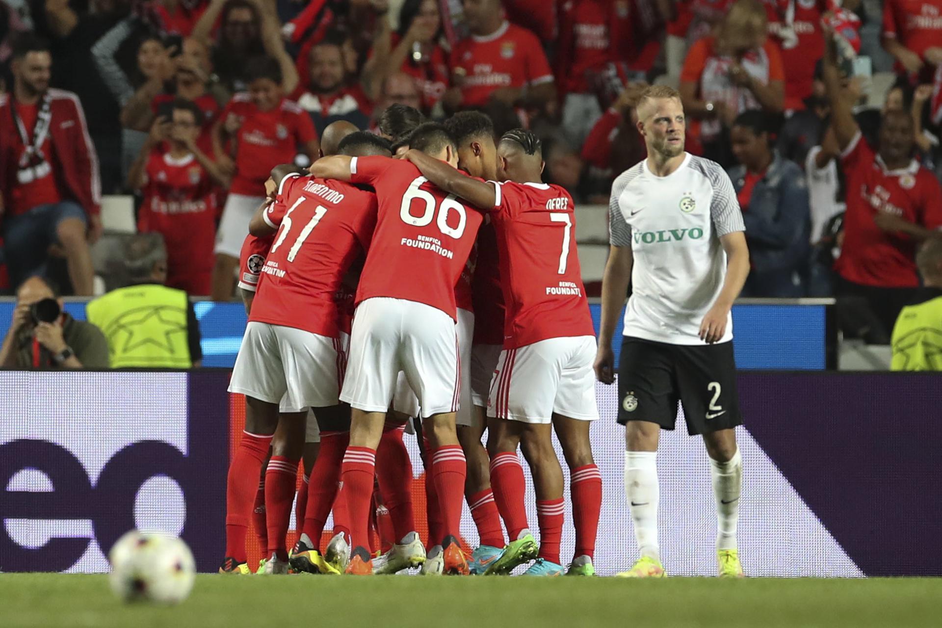 Los jugadores del Benfica celebran un gol en esta edición de la Liga de Campeones. EFE/EPA/ANTONIO COTRIM