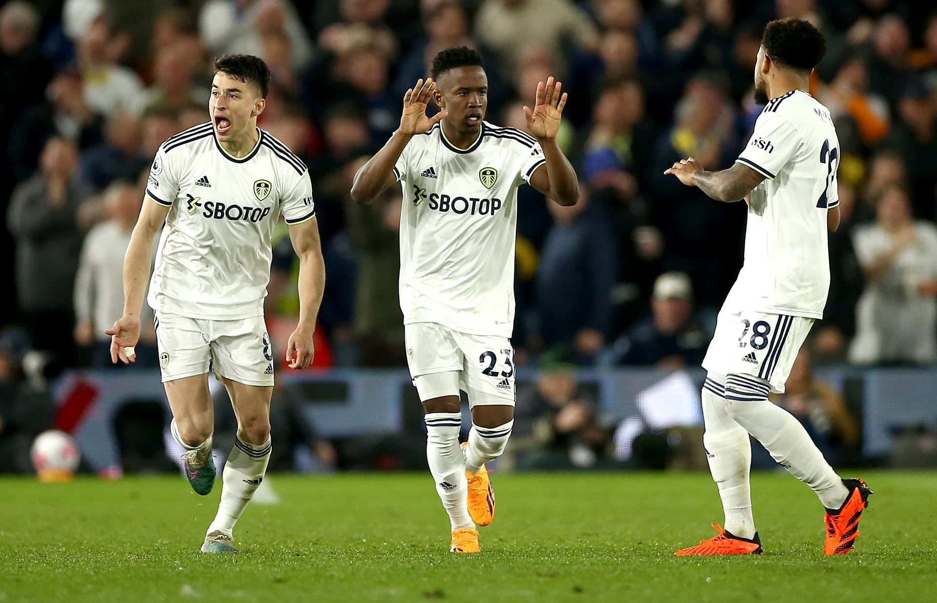 El colombiano Luis Sinisterra, (c), futbolista del Leeds UnitedEFE/EPA/ADAM VAUGHAN