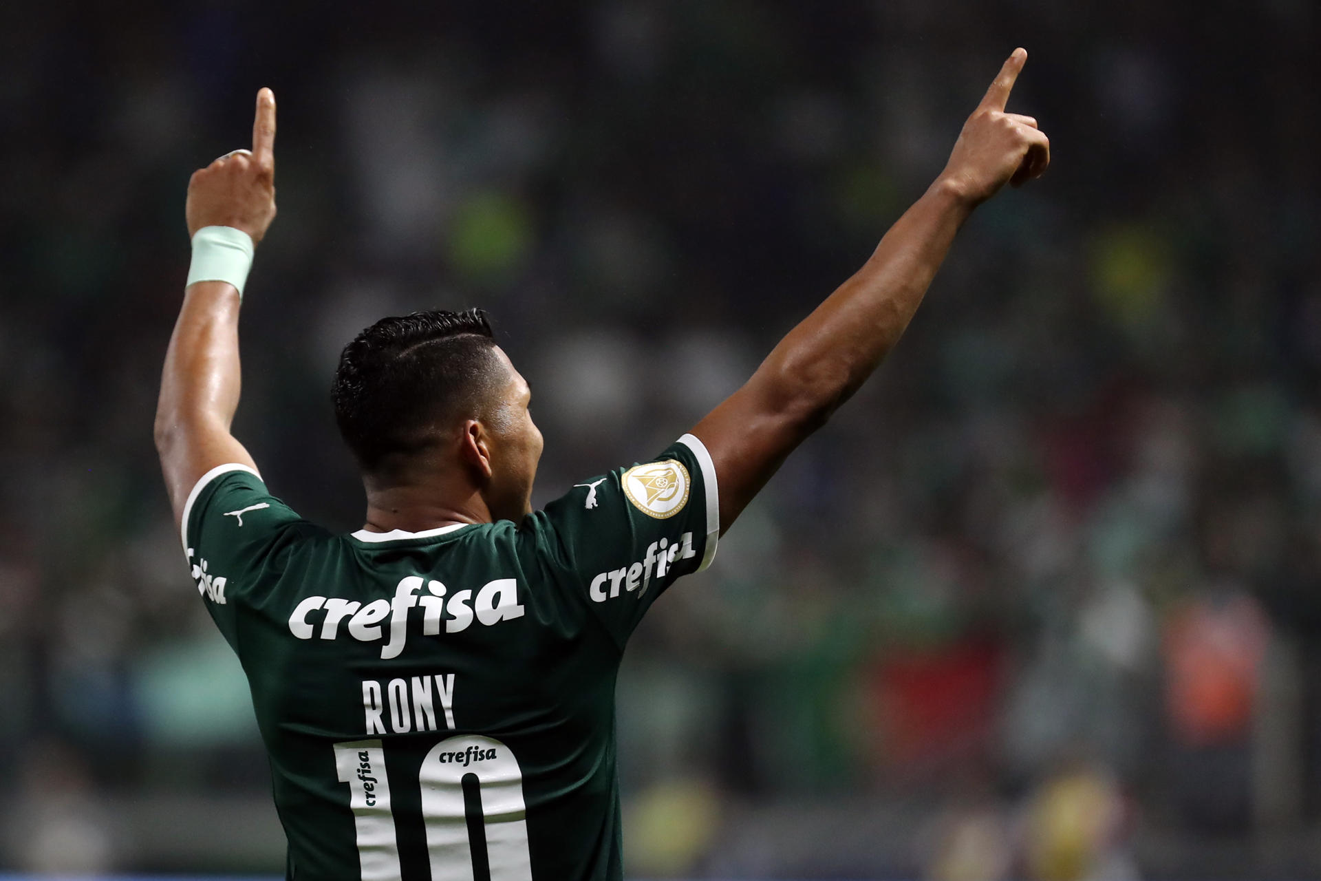 Roni de Palmeiras celebra un gol, en una fotografía de archivo. EFE/Sebastiao Moreira
