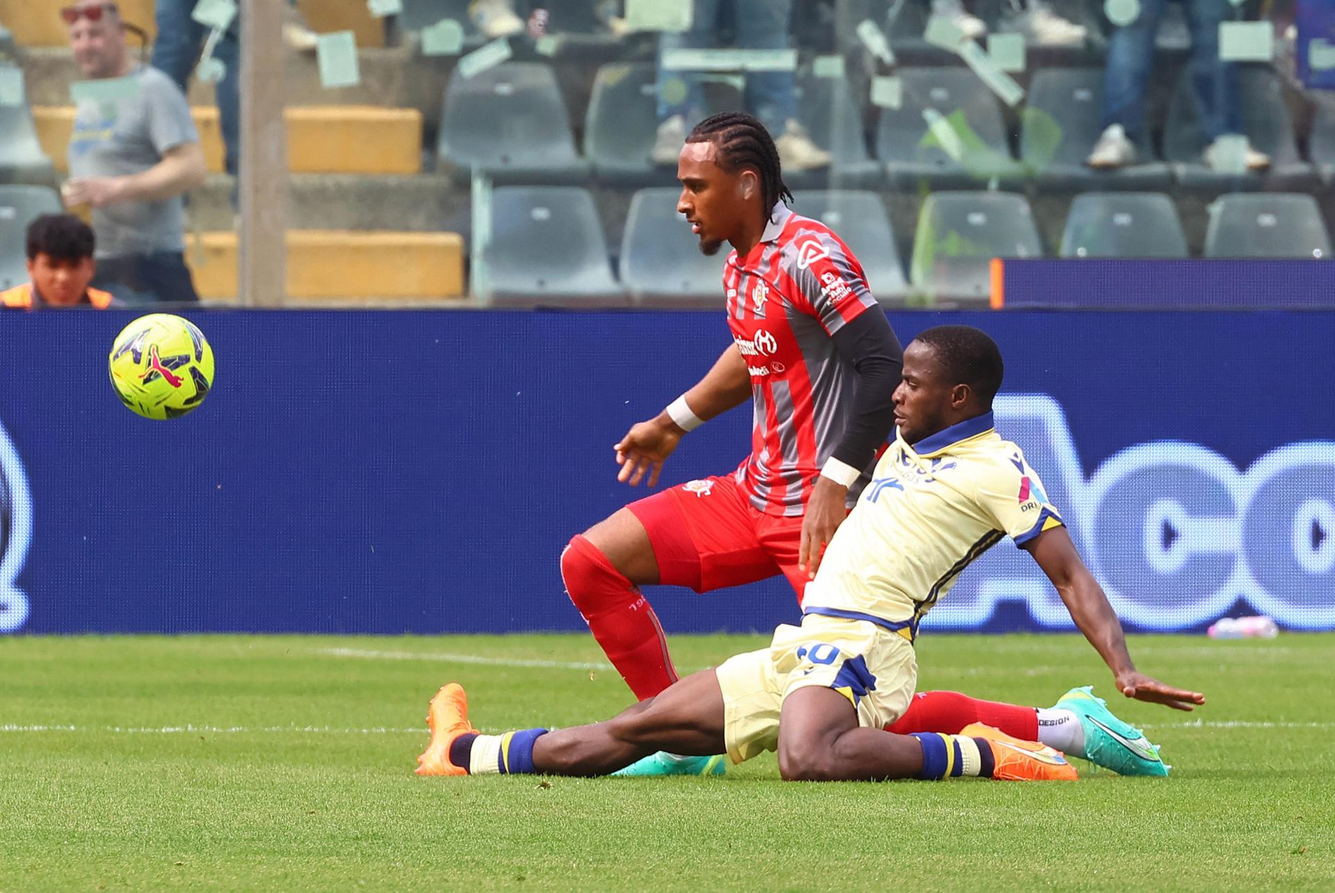 alt Ecuatoriano complicado en la Serie A