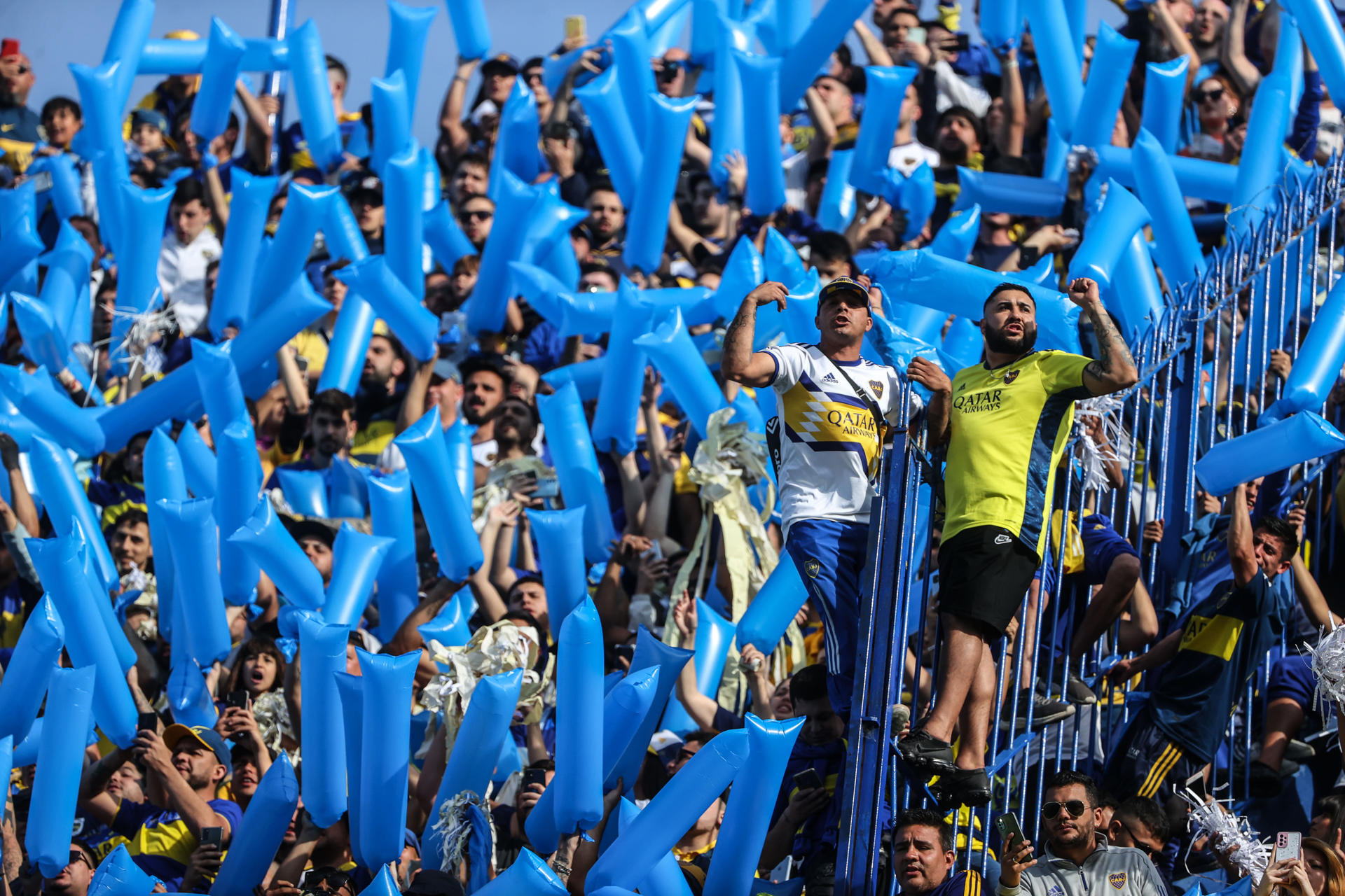 Foto de archivo de aficionados de Boca Juniors. EFE/ Juan Ignacio Roncoroni