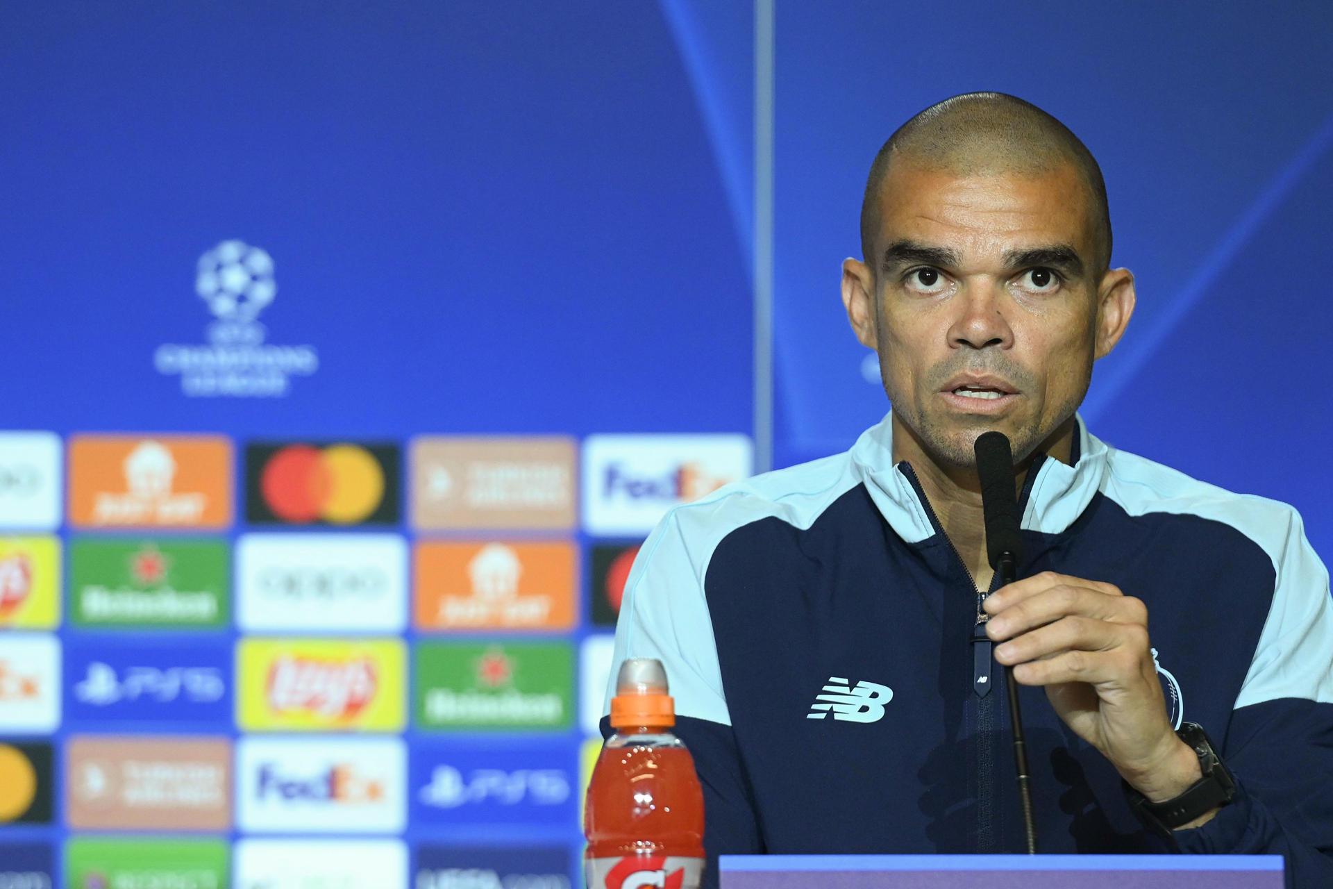 El defensa portugués del FC Porto, Pepe, durante una rueda de prensa, en una foto de archivo. EFE/Fernando Villar