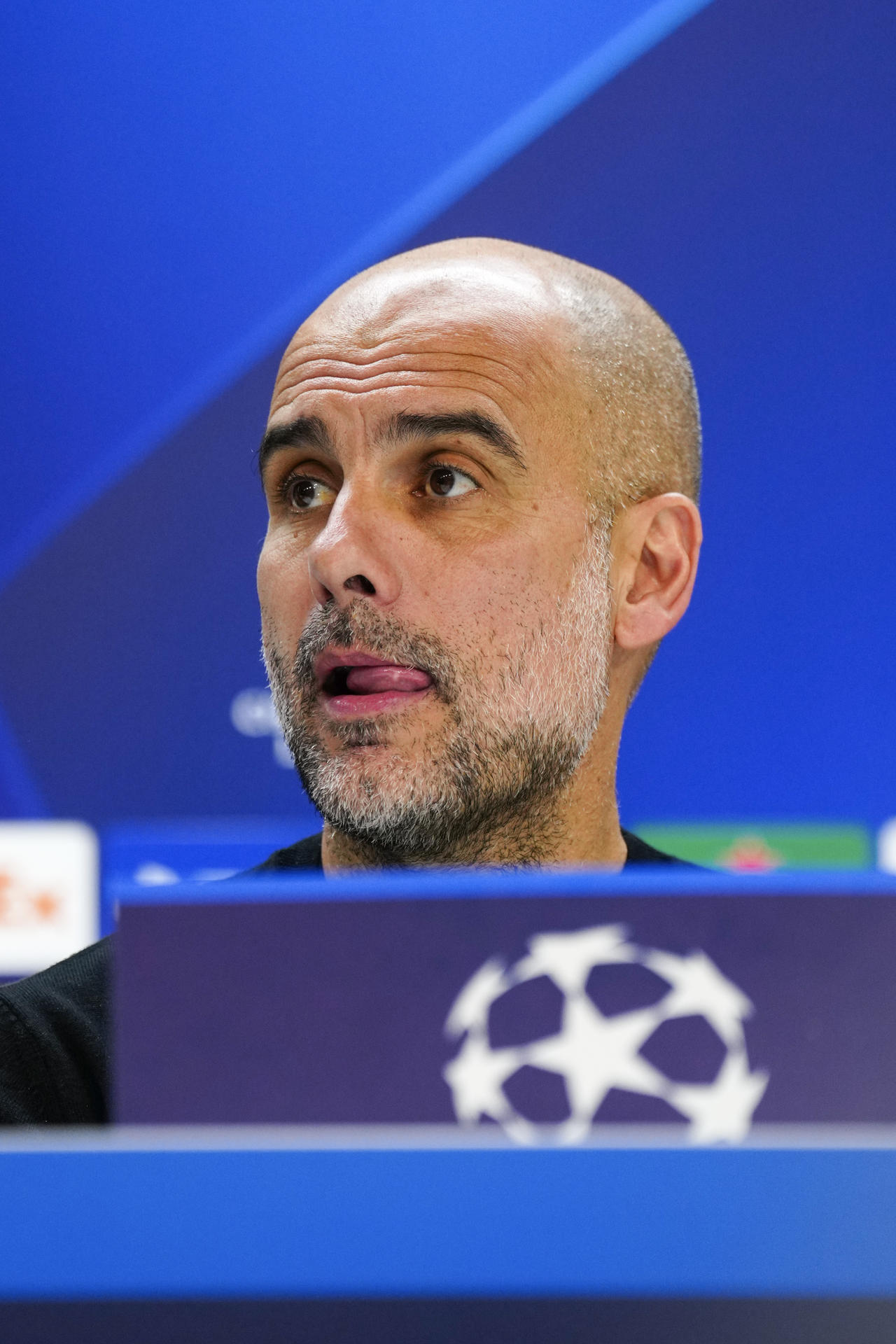 El entrenador del Manchester City, Pep Guardiola, durante la rueda de prensa previa al partido de Liga de Campeones que Real Madrid y Manchester United disputarán mañana en Madrid. EFE/Borja Sánchez-Trillo 