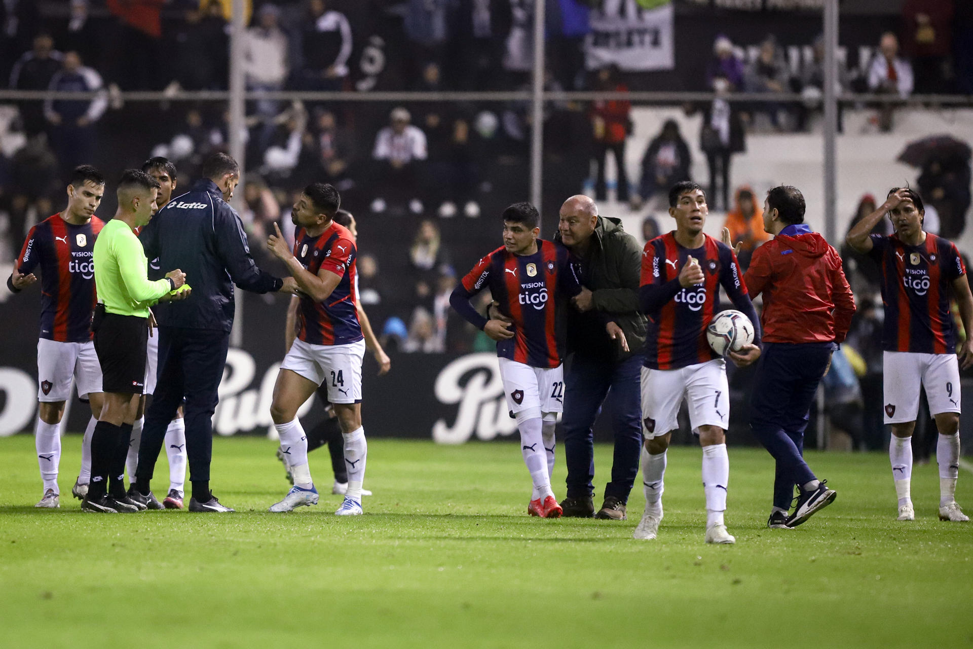 Jugadores de Cerro Porteño, en una imagen de archivo. EFE/Nathalia Aguilar