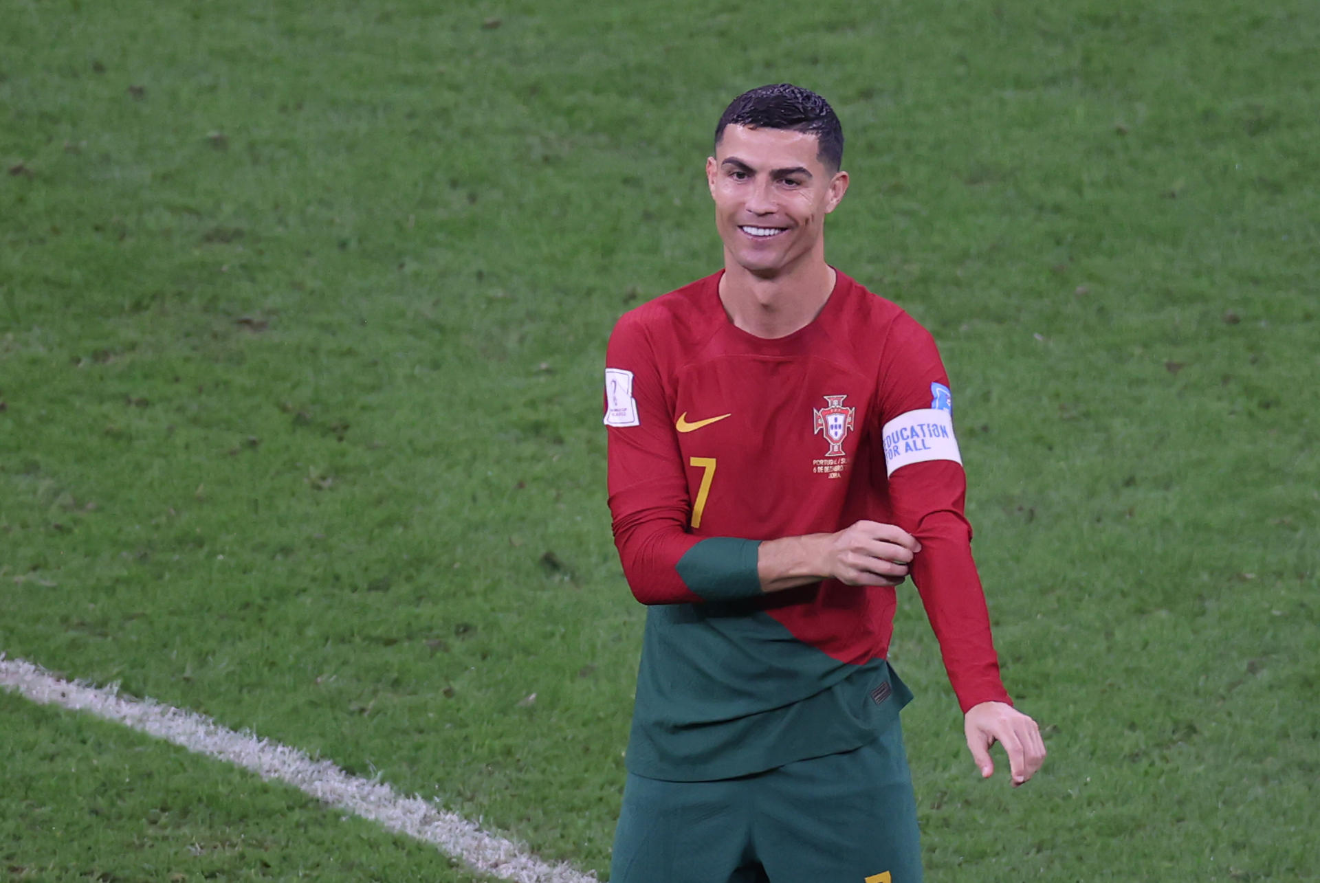 Cristiano Ronaldo de Portugal reacciona, en un partido de los octavos de final del Mundial de Fútbol Qatar 2022 en una foto de archivo. EFE/ Juan Ignacio Roncoroni