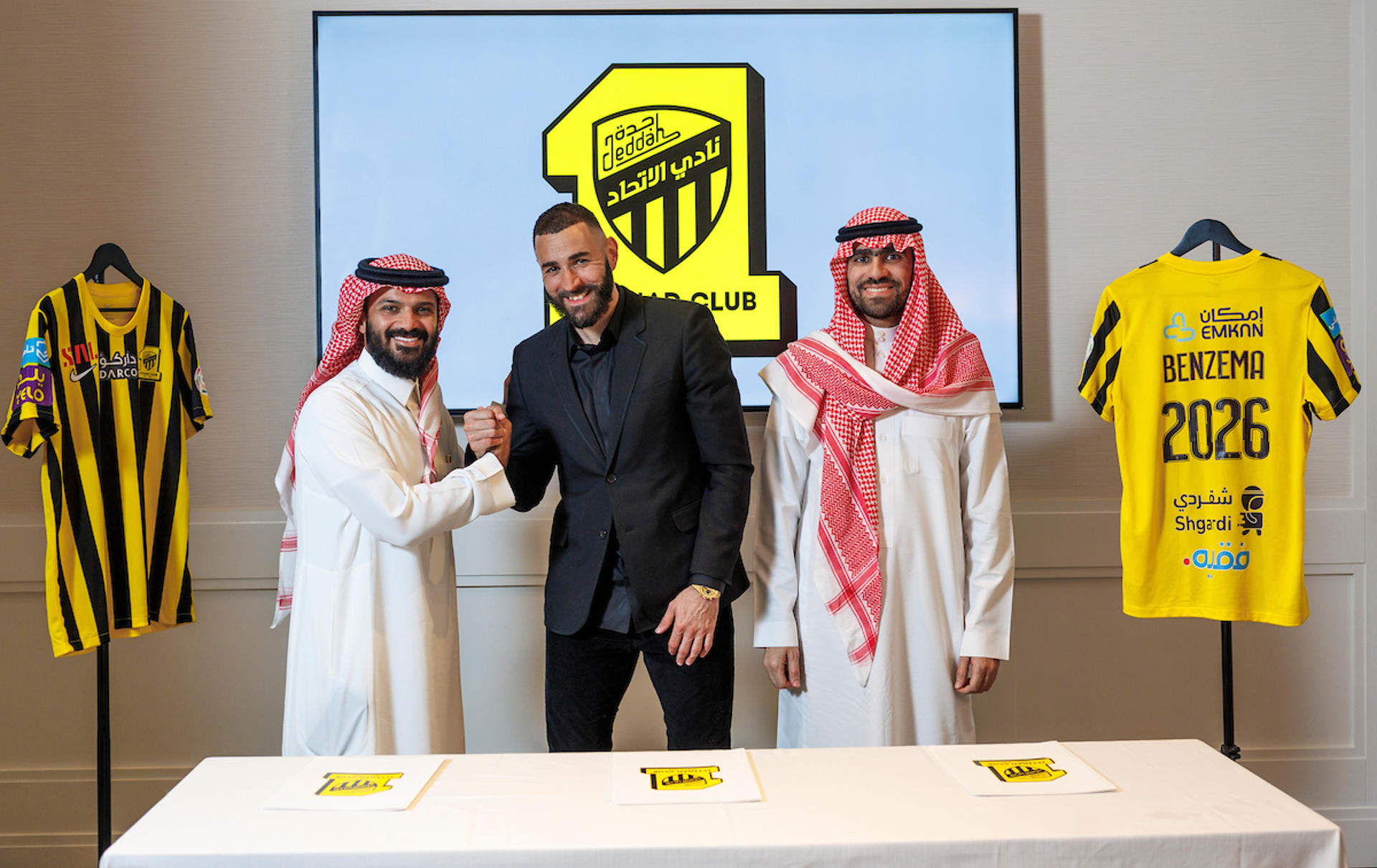 Karim Benzema firma con el Al Ittihad. EFEAl Ittihad/Jorge Ferrari 