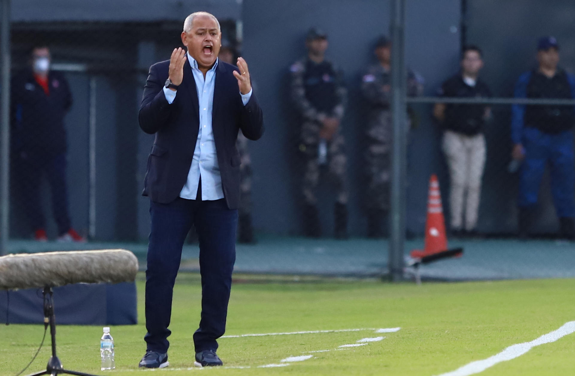 Imagen de archivo del exjugador y entrenador paraguayo Francisco 'Chiqui' Arce. EFE/Nathalia Aguilar