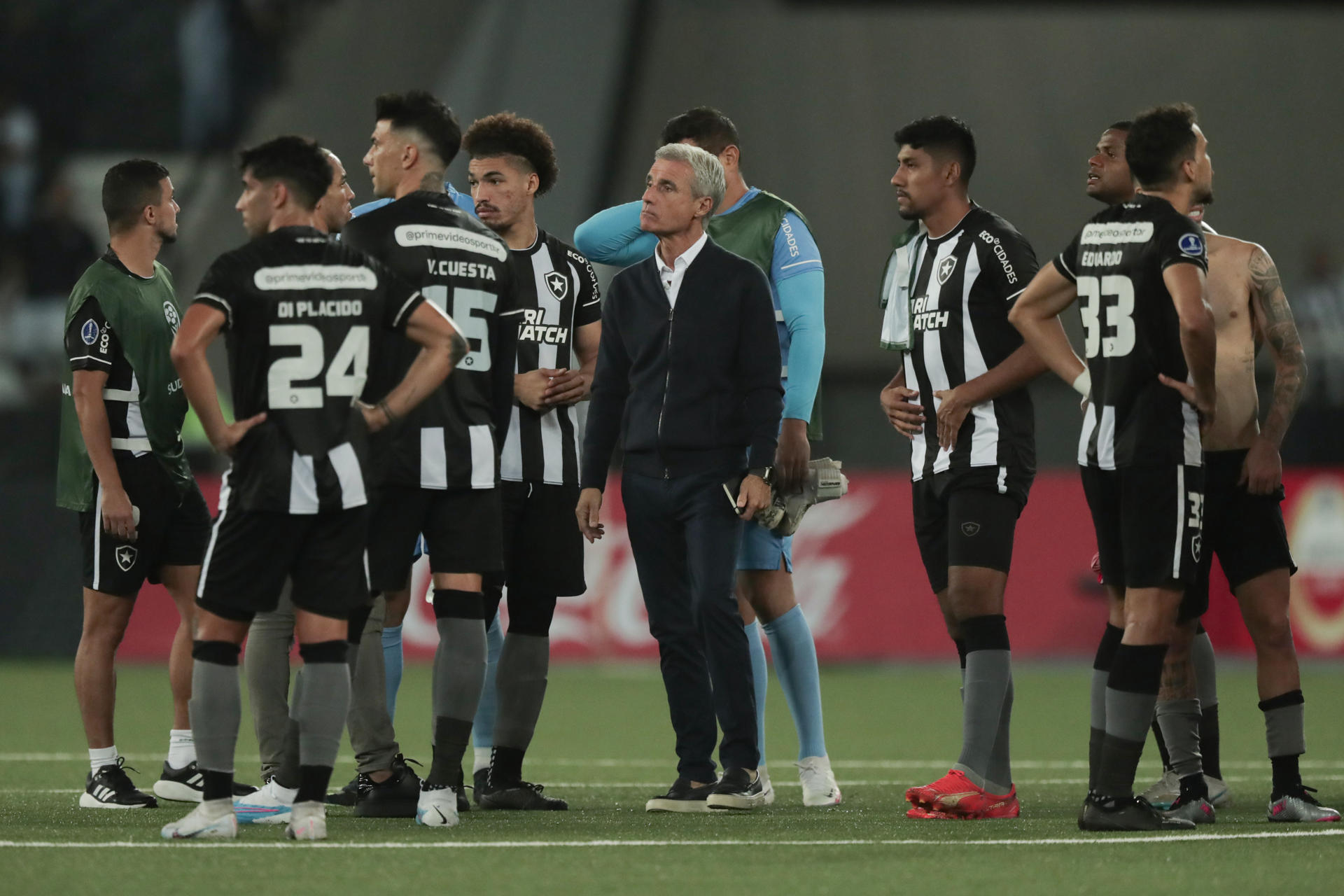 El entrenador de Botafogo Luis Castro (c), en una fotografía de archivo. EFE/Andre Coelho