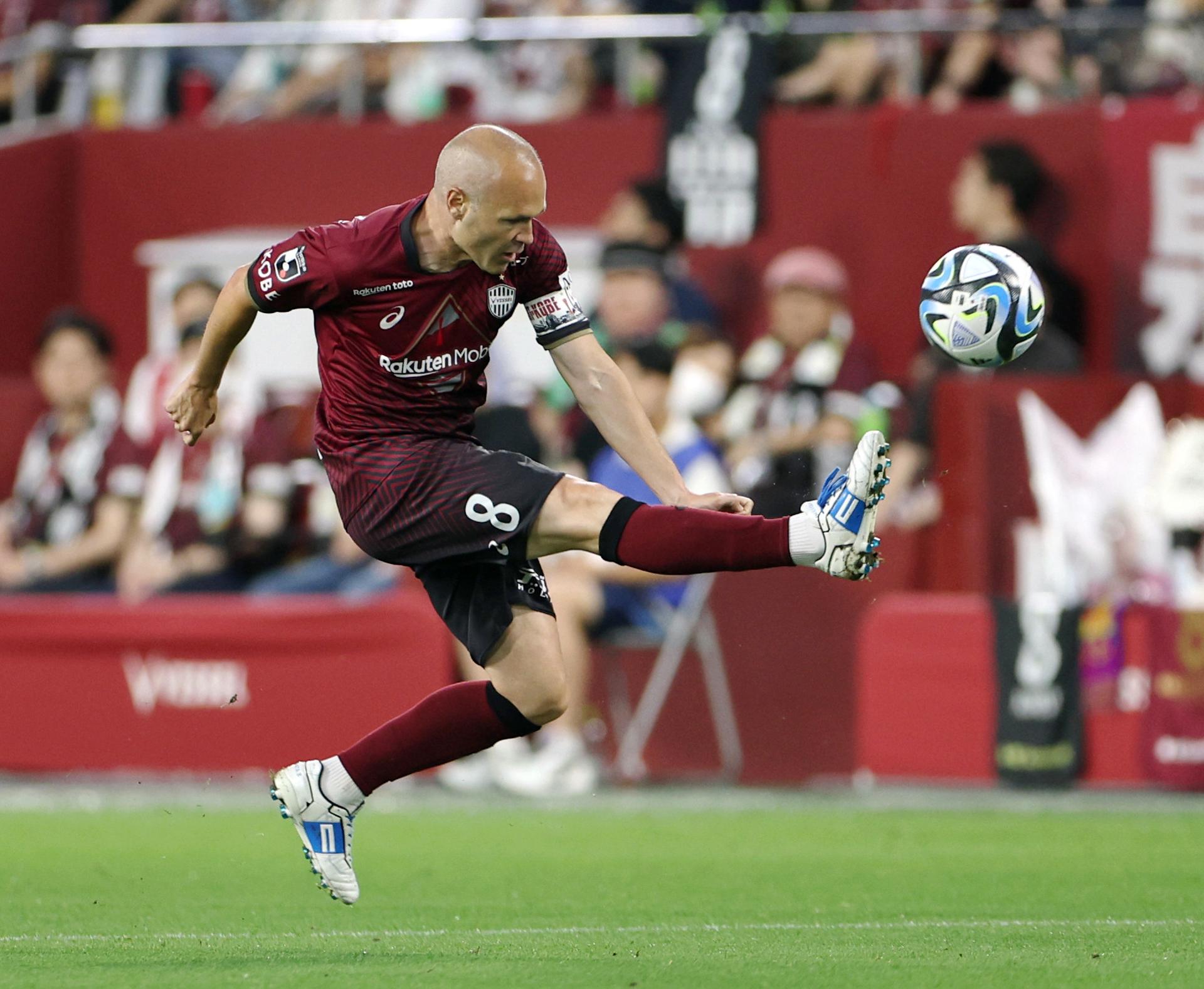 Andrés Iniesta durante su último partido con el Vissel Kobe japonés. EFE/EPA/JIJI PRESS JAPAN OUT EDITORIAL USE ONLY 