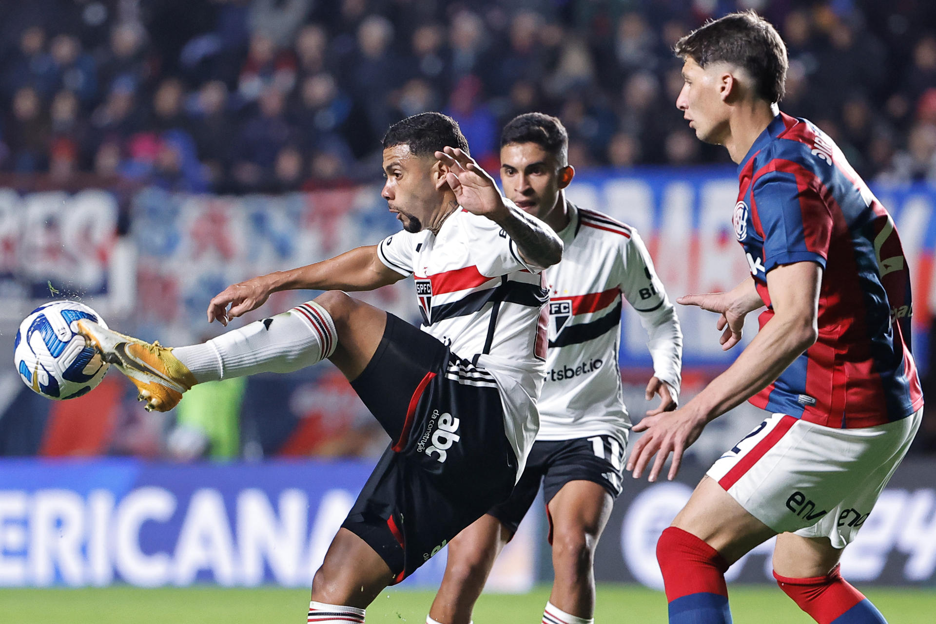 Atl Un São Paulo con toda su artillería tratará de remontar ante un San Lorenzo a la defensiva