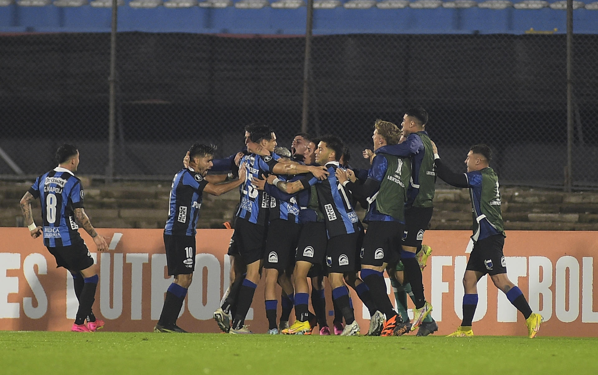 alt El camino hacia el título uruguayo entra en la recta final