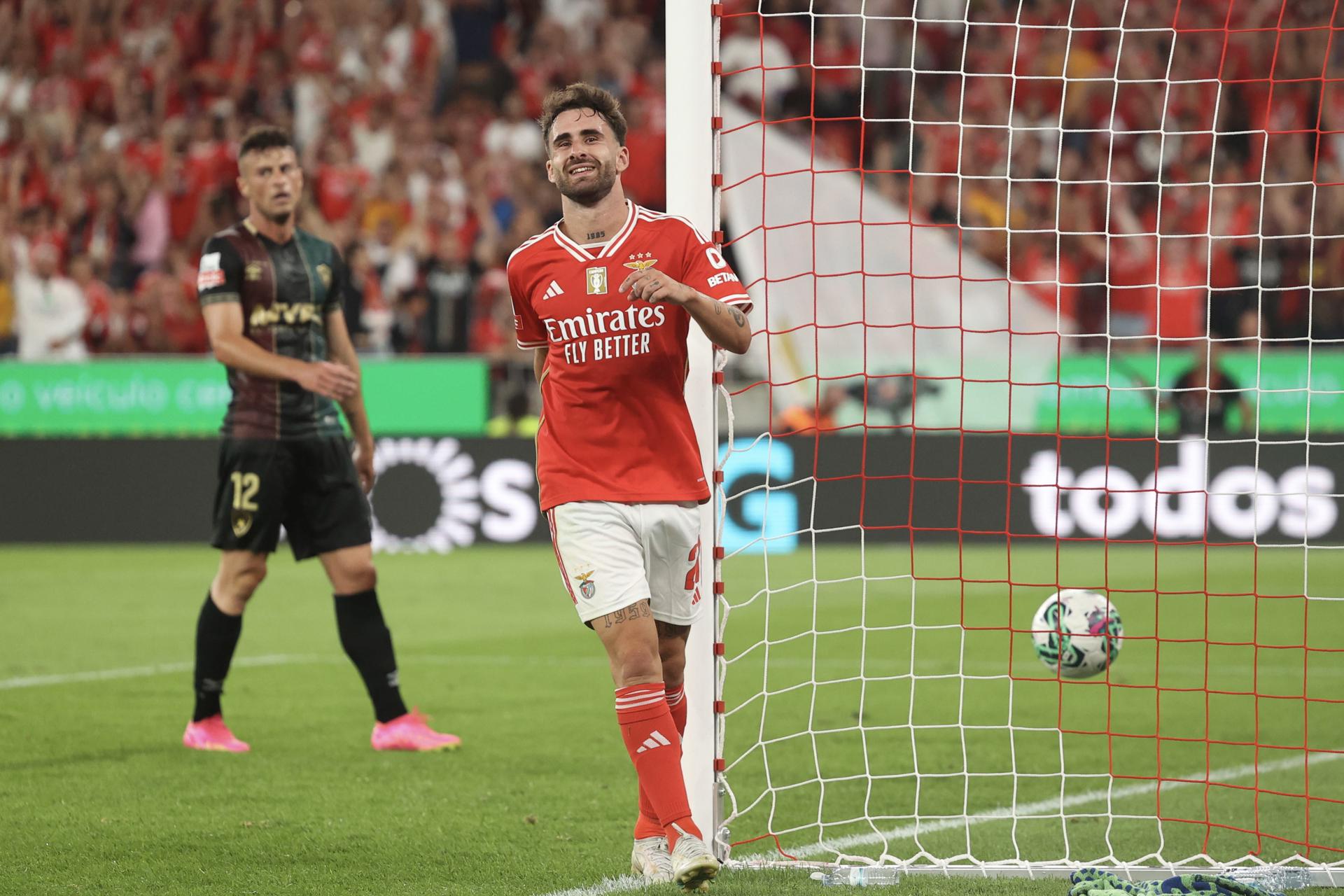 alt El Benfica recupera terreno a costa del Estrela de Amadora (2-0)