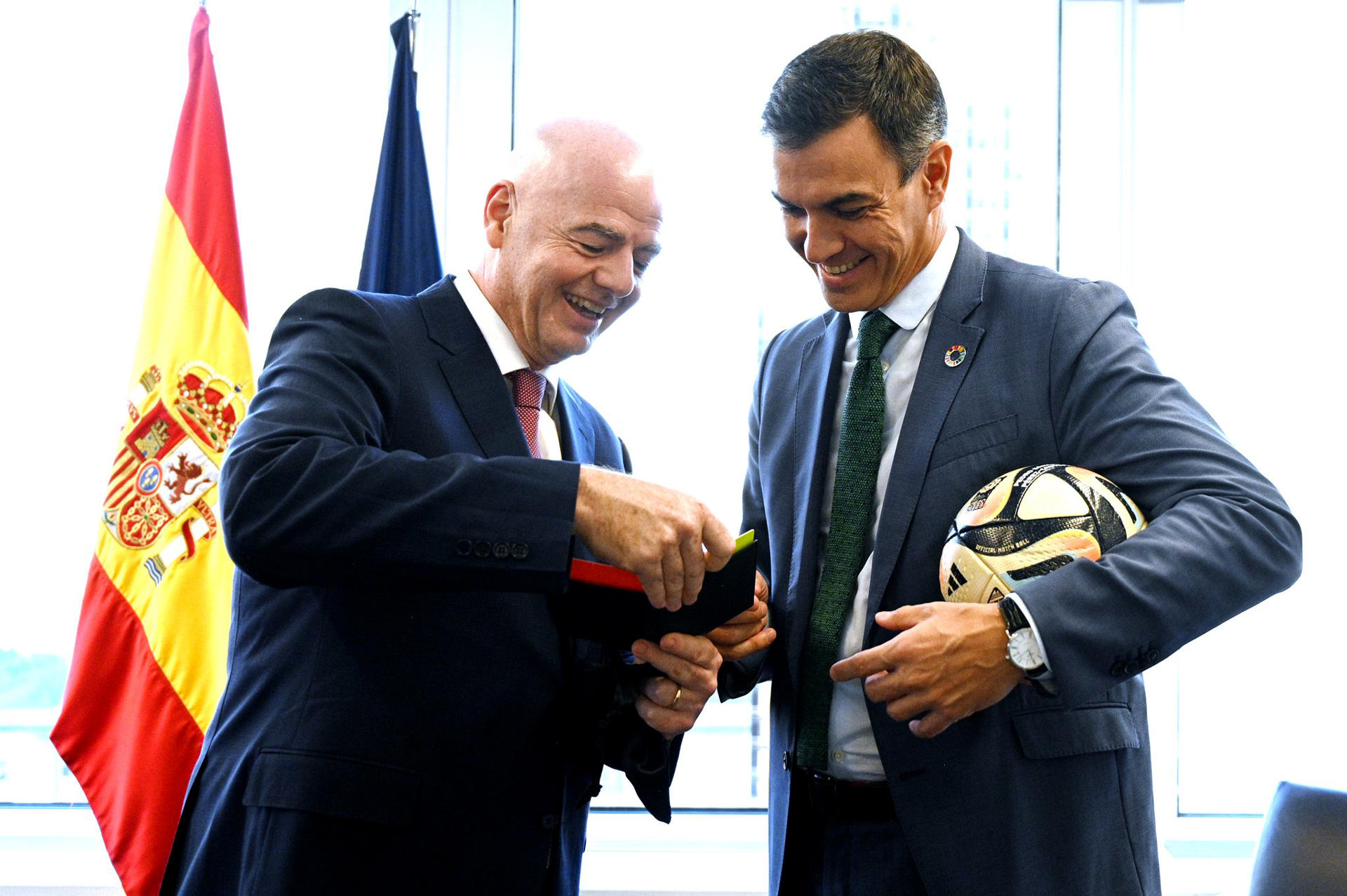 alt Español Sánchez defiende ante Infantino la candidatura al Mundial 2030 tras el caso Rubiales