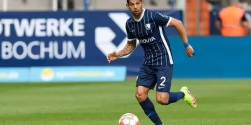 alt 1-2. Asano dirige la primera victoria del Bochum