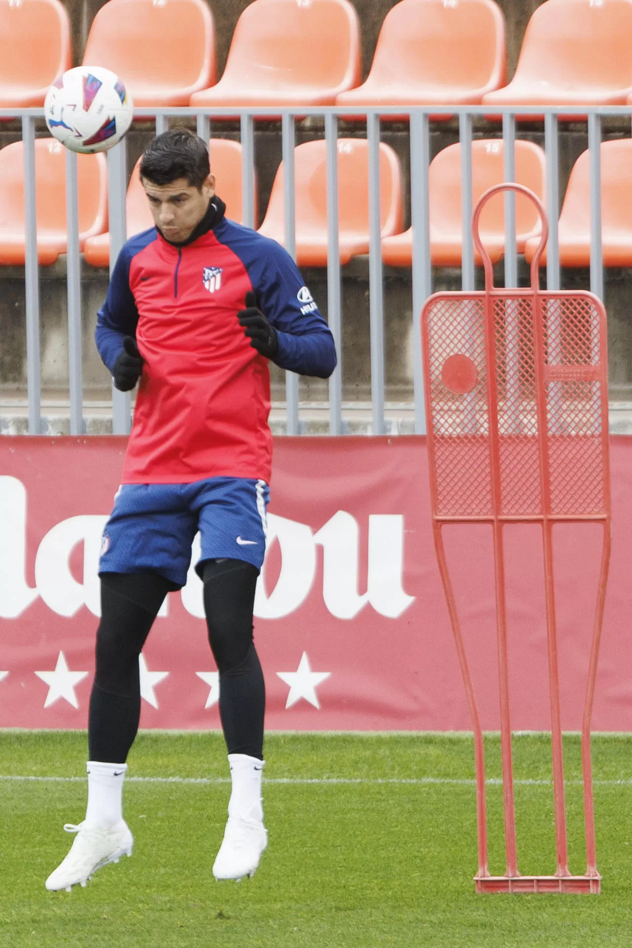 Morata, durante el entrenamiento de este sábado. EFE/Sergio Pérez 