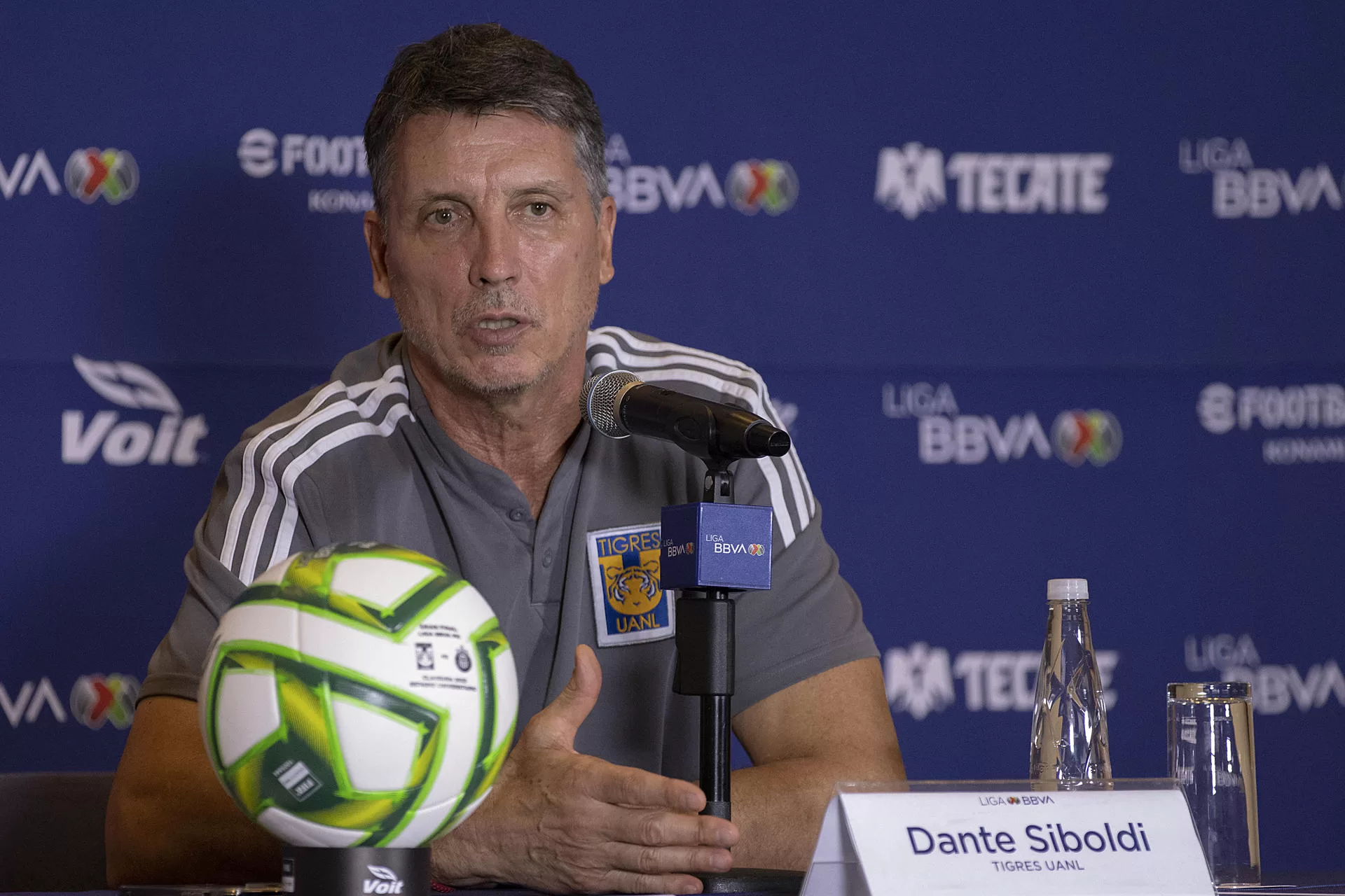 Fotografía de archivo del entrenador de Tigres, Robert Dante Siboldi. EFE/Antonio Ojeda