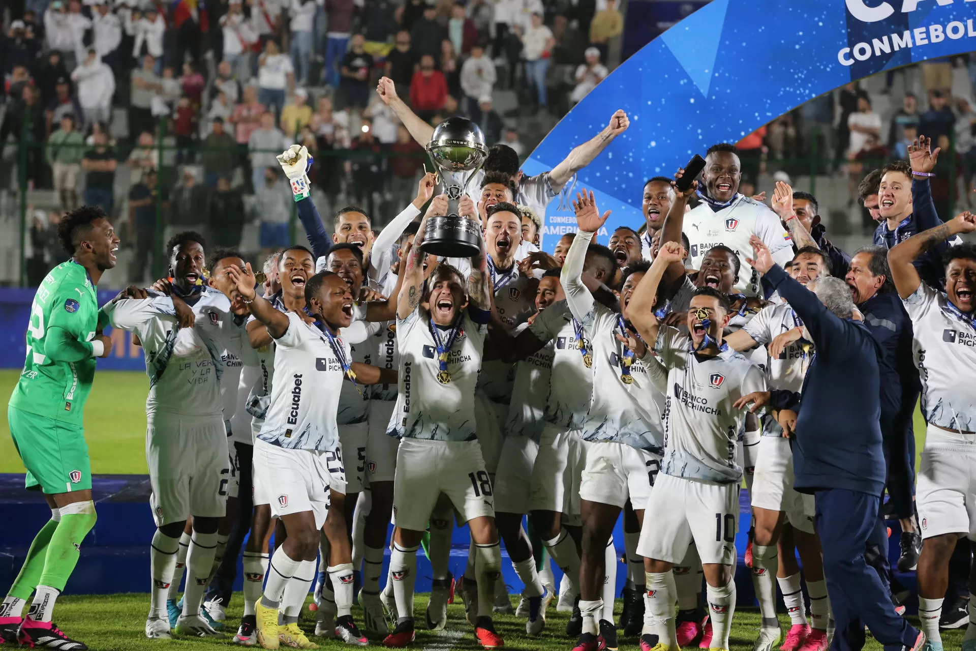 alt El campeón de la Sudamericana ya viaja a Quito para celebrar con sus fanáticos