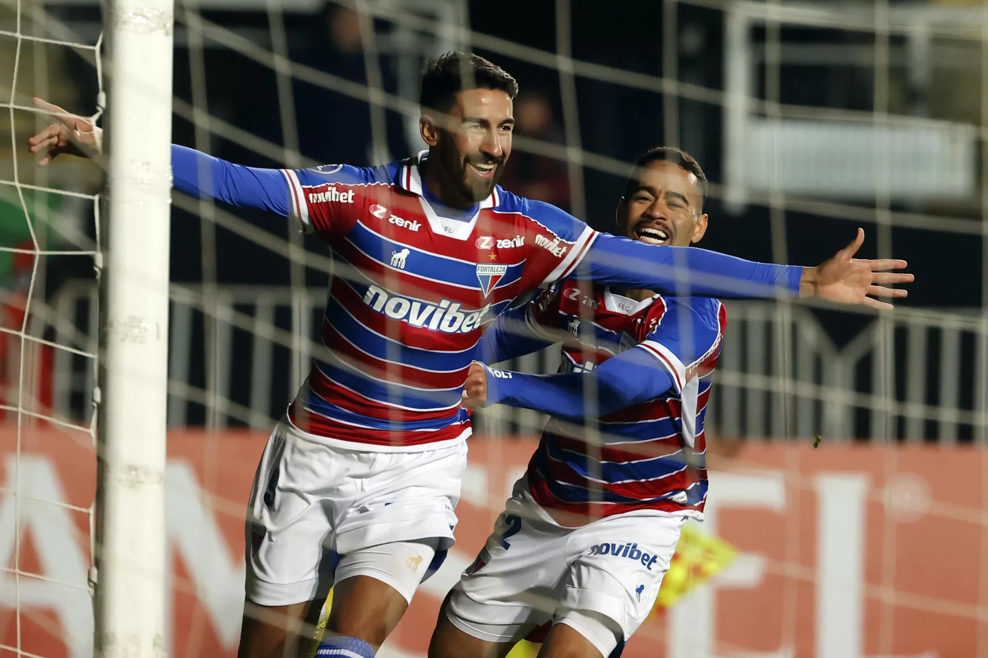 alt Argentino Lucero, el argentino que se impuso con goles en la titular de Fortaleza