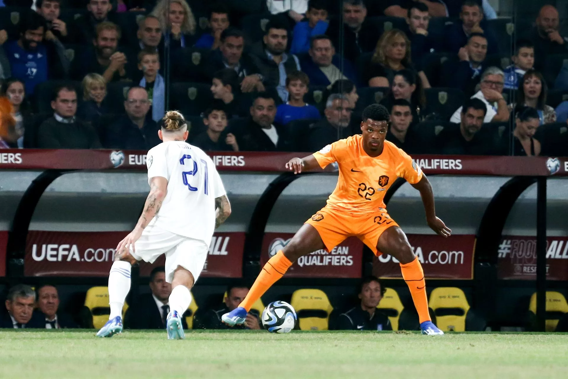 alt 1-0. Un solitario gol de Weghorst permite a los Países Bajos sellar su clasificación