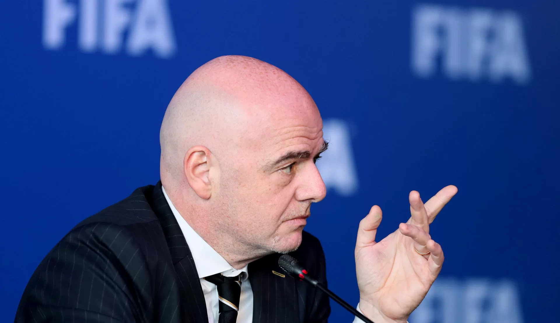 alt La FIFA suspende 20 años un exentrenador juvenil por abusos sexuales