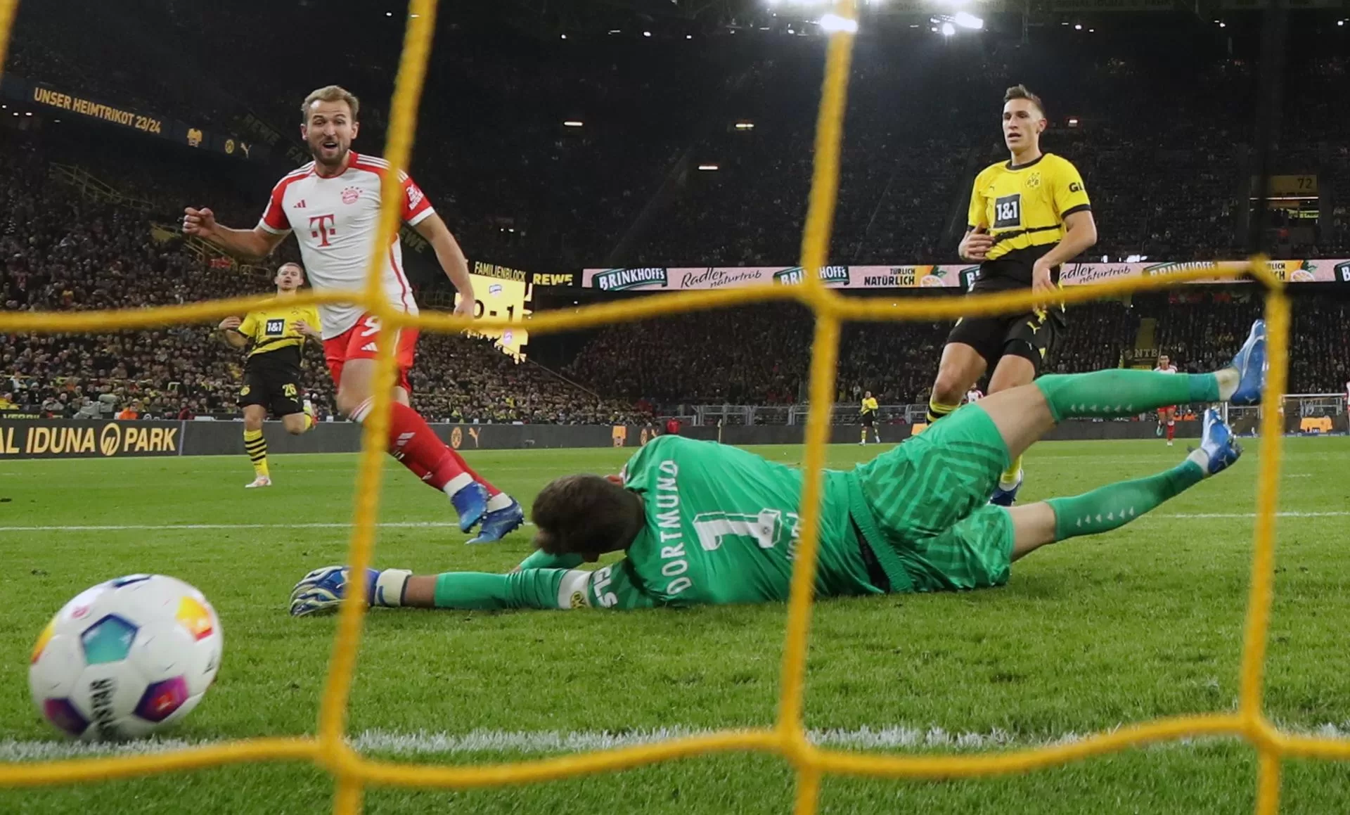 alt 0-4. Kane lidera la goleada del Bayern ante el Dortmund y aleja los fantasmas