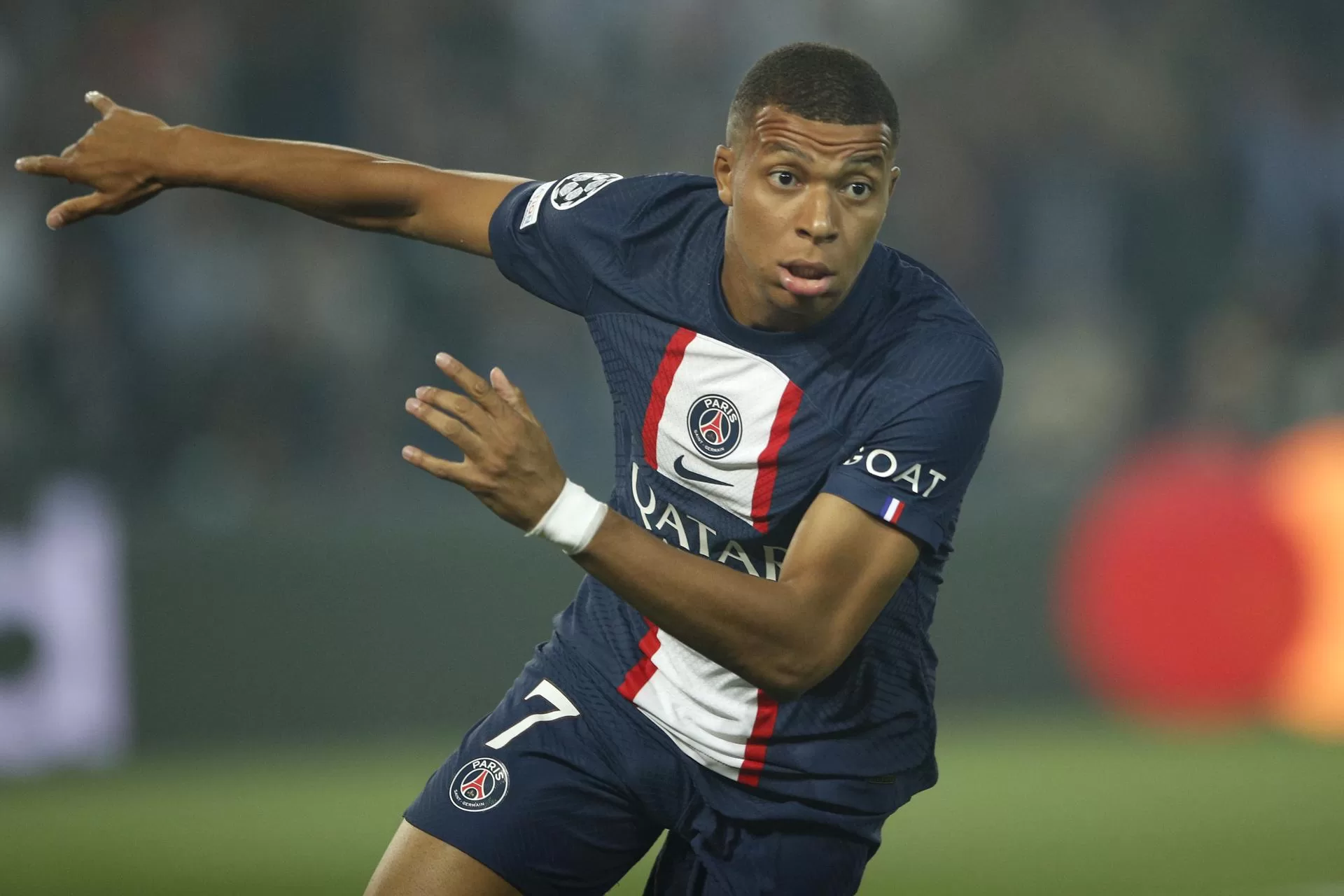 alt Silencio confiado del PSG en una posible prolongación de Mbappé, a punto de quedar lib