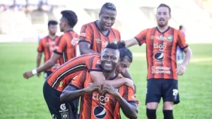 alt Águila, campeón salvadoreño y dirigido por el argentino Corti, logra su primer victoria