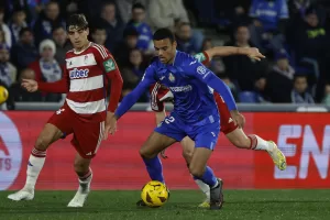 alt 2-0. Greenwood marca la diferencia