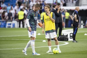 alt Kepa le gana el pulso a Lunin; Modric sienta a Kroos