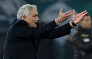 alt El Roma despide a Mourinho