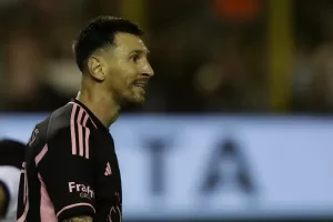 alt El argentino 'Tata' Martino repite con Messi-Suárez en el 11 para el amistoso con el Dallas